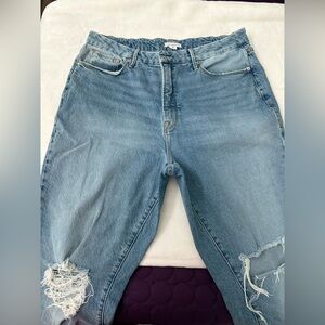 Good American Boyfriend Jeans in Soft Blue